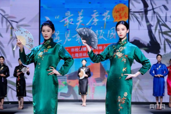 配资查询官网 青春华章在“最美校园”绚丽绽放_大皖新闻 | 安徽网